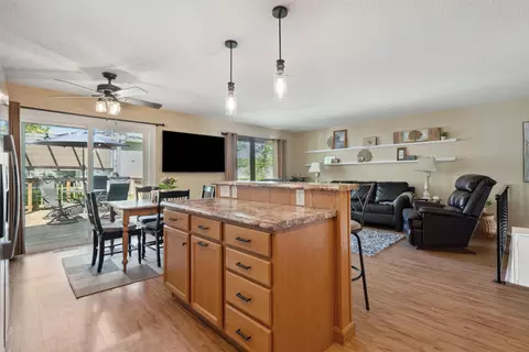 216 Letsch Rd, Waterloo, IA 50701 photo 11