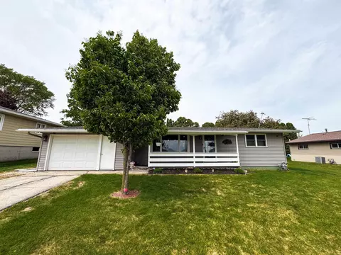 922 NW 2 St, Waukon, IA 52172