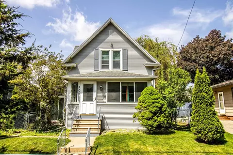 1058 Evergreen Ave, Waterloo, IA 50701