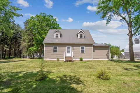 33761 110th St, Cedar Falls, IA 50613