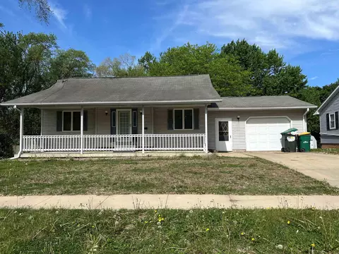 611 SW 8th Ave, Independence, IA 50644