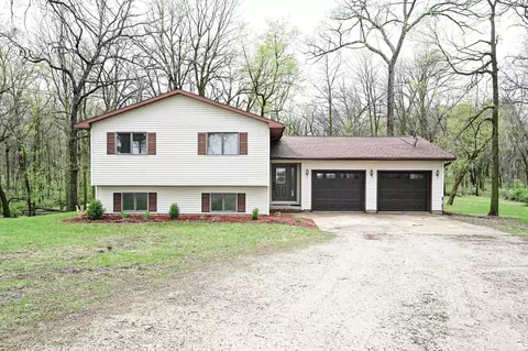1729 162nd Ave, Manchester, IA 52057