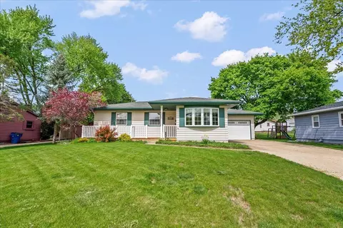 1252 Deloris Dr, Waterloo, IA 50701