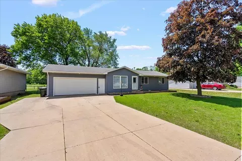 917 Belle St, Waterloo, IA 50702