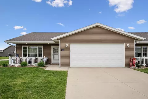 810 Spruce Dr #3, Independence, IA 50644