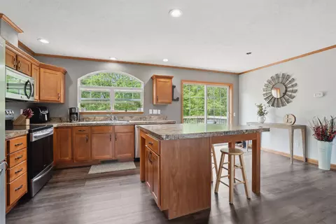 Kitchen - 333 Eagle Dr, Mcgregor, IA 52157 photo 3 of 3