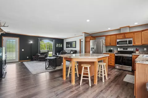 Kitchen - 333 Eagle Dr, Mcgregor, IA 52157 photo 2 of 3