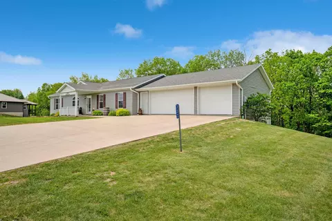 Exterior - 333 Eagle Dr, Mcgregor, IA 52157 photo 2 of 5