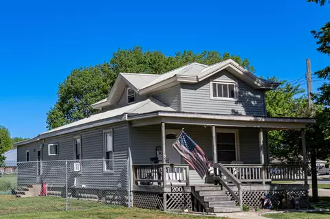 200 Mechanic St, Fayette, IA 52142
