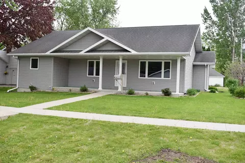 414 Maple St, Osage, IA 50461
