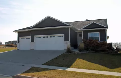 421 Schumacher Blvd, Denver, IA 50622