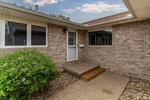 1977 Kamille Ct, Waterloo, IA 50701