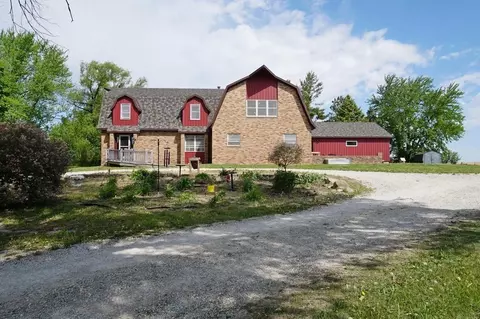 2821 177th St, Charles City, IA 50616