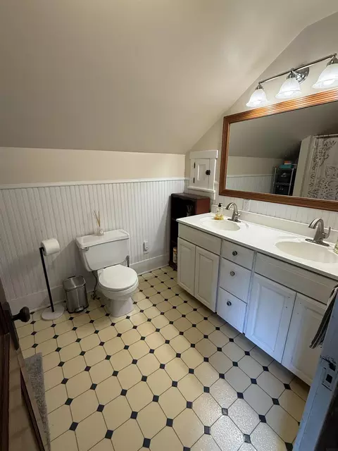 Bath - 502 E Main St, Decorah, IA 52101 photo 2 of 2