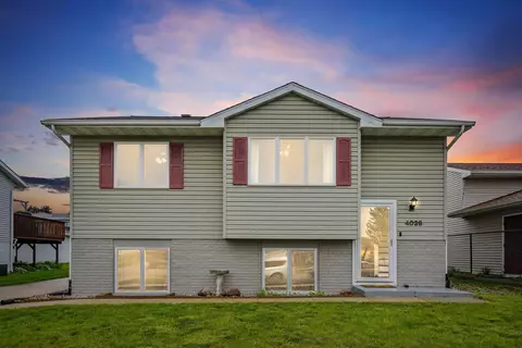 4026 Mark Dr, Waterloo, IA 50701
