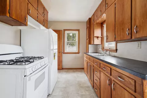 615 Eureka St, Waterloo, IA 50702 photo 10