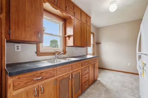 615 Eureka St, Waterloo, IA 50702 photo 11
