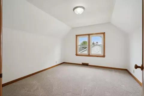 615 Eureka St, Waterloo, IA 50702 photo 16
