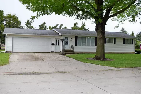 1027 Sunshine Ave, Osage, IA 50461
