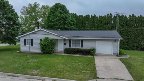 908 Cerro Gordo, Ackley, IA 50601