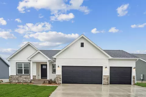 4528 Sonoma Dr, Cedar Falls, IA 50613