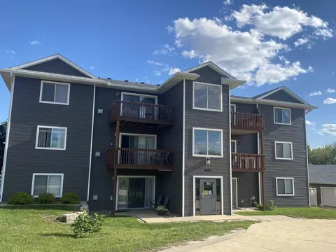 4706 Chadwick Rd #5, Cedar Falls, IA 50613
