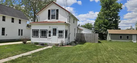 712 N Franklin, Manchester, IA 52057