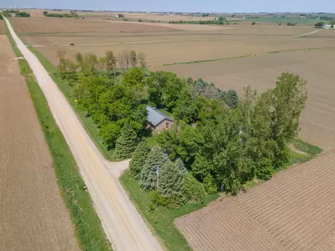 21809 225th St, Grundy Center, IA 50638
