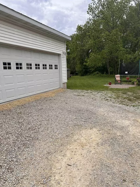 523 E 1 St, Sumner, IA 50674 photo 2
