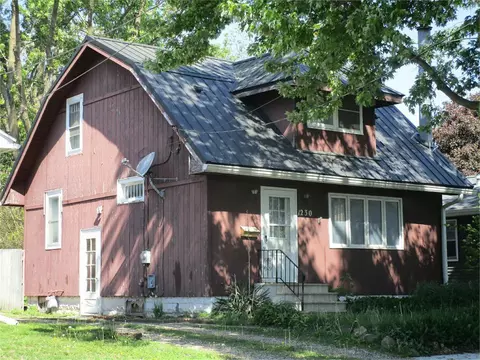 1230 Englewood Ave, Waterloo, IA 50701