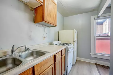 310 E 2nd St, Waterloo, IA 50703 photo 9