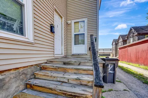 310 E 2nd St, Waterloo, IA 50703 photo 3