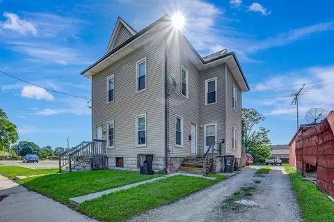 310 E 2nd St, Waterloo, IA 50703 photo 2