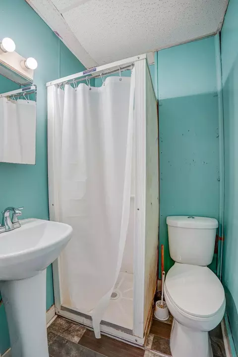 310 E 2nd St, Waterloo, IA 50703 photo 4