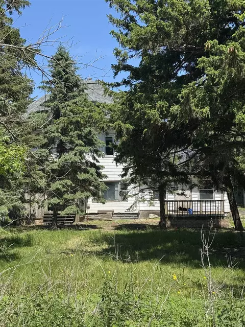 12628 50th St, Oelwein, IA 50662