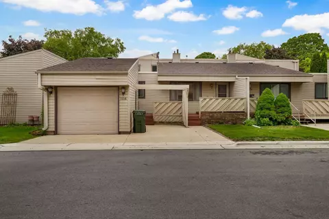1108 Prairie Meadow Ct, Waterloo, IA 50701