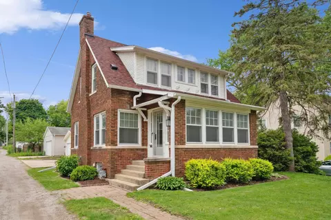 320 Frederic Ave, Waterloo, IA 50701 photo 2