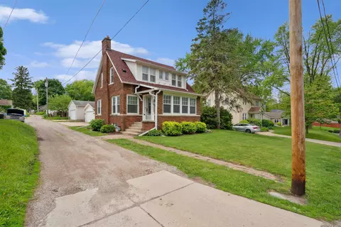 320 Frederic Ave, Waterloo, IA 50701 photo 3