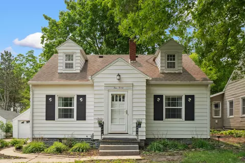 420 Cornwall Ave, Waterloo, IA 50702