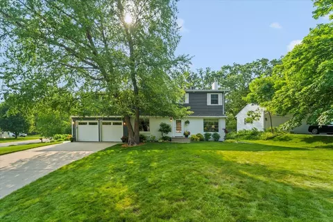 2922 Shady Ln, Cedar Falls, IA 50613