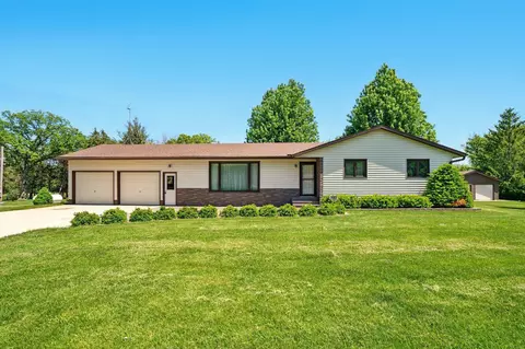 2082 W 170th St, New Hampton, IA 50659