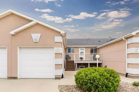 1730 W 18th St #201, Cedar Falls, IA 50613