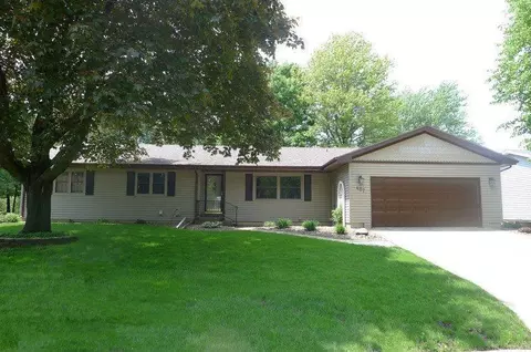 407 Charles St, Charles City, IA 50616