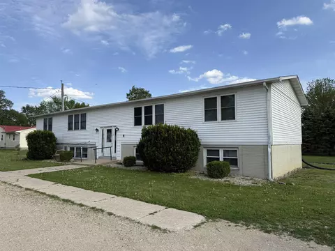 915 3rd St, Allison, IA 50602