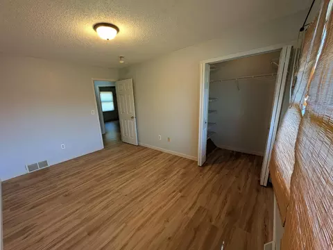 Bedroom - 1105 SW David Dr, Independence, IA 50644 photo 4 of 5