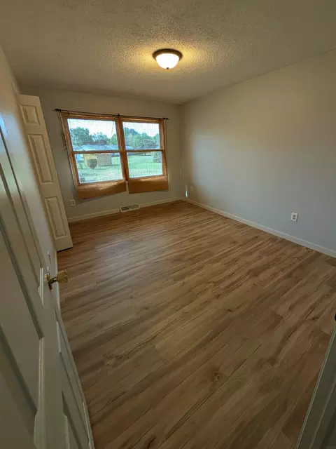 Bedroom - 1105 SW David Dr, Independence, IA 50644 photo 3 of 5