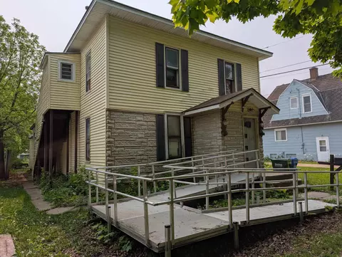 513 N Elm St, Cresco, IA 52136