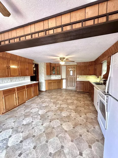 412 W Spring St, New Hampton, IA 50659