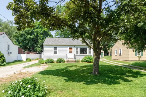 124 Hansen Ave, Evansdale, IA 50707