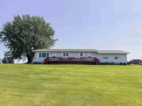 228 Old Hwy 9, Waukon, IA 52172